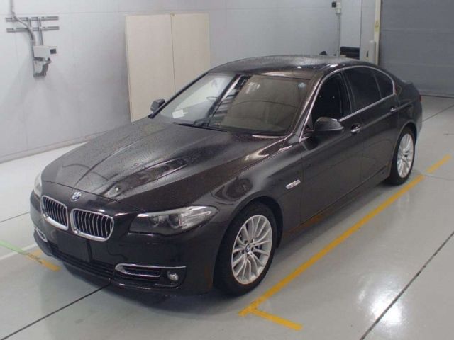 33605 BMW 5 SERIES XG20 2013 г. (CAA Chubu)